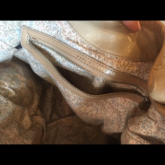 Marc by Marc Jacobs Patent Leather Nude Handbag - Picture 9 of 11